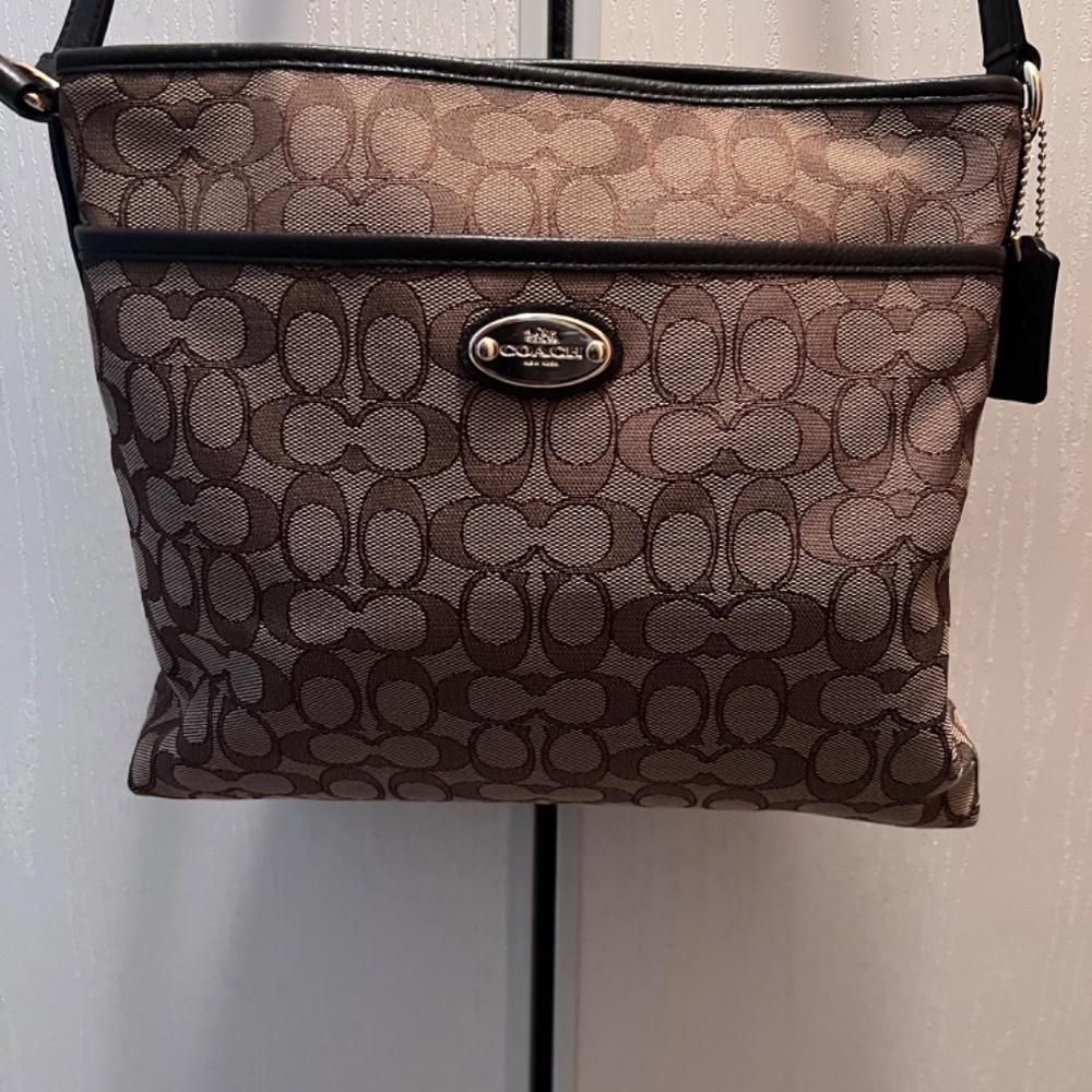 Authentic Coach Crossbody and slides - Picture 3 of 6